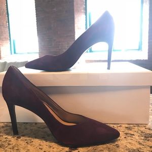 Velvet pumps